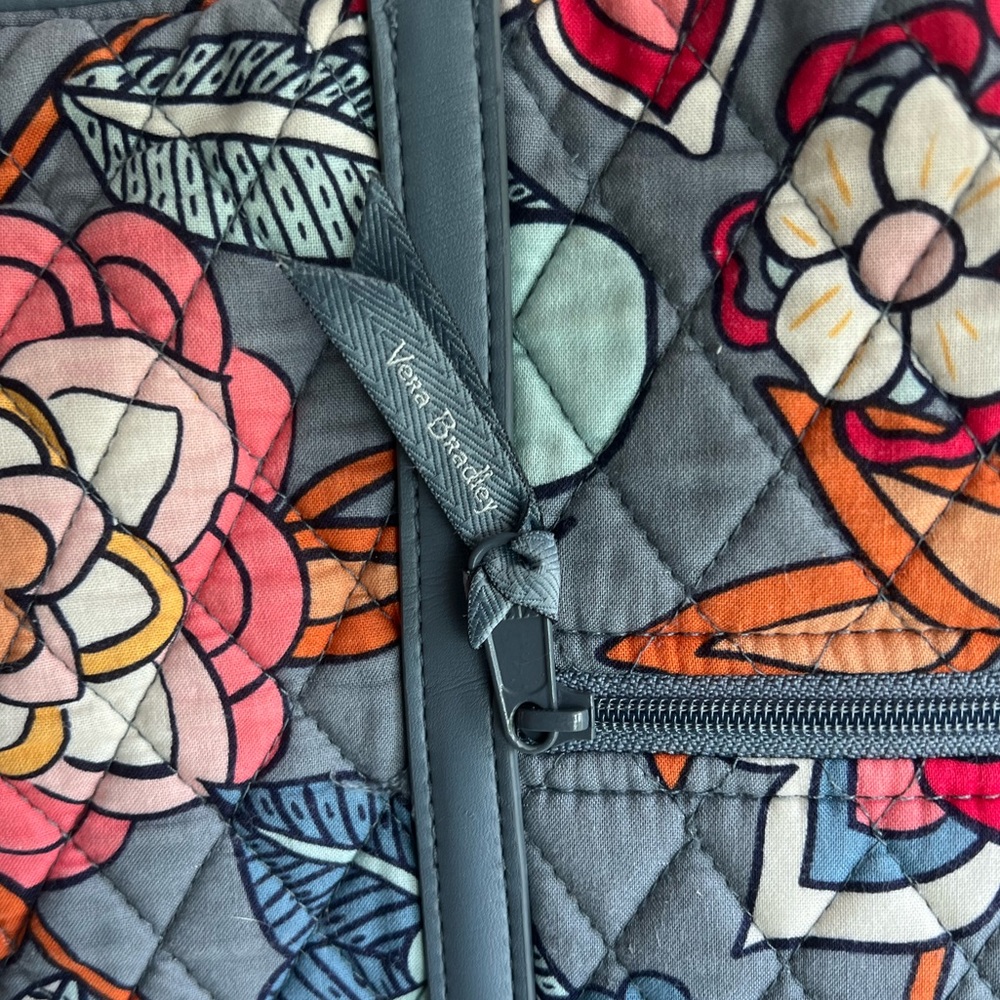 Vera Bradley Tropical Evening (2019) Zippered Tote Bag (Used) - Picture 3 of 14